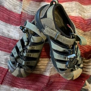 Kid’s Keen shoes